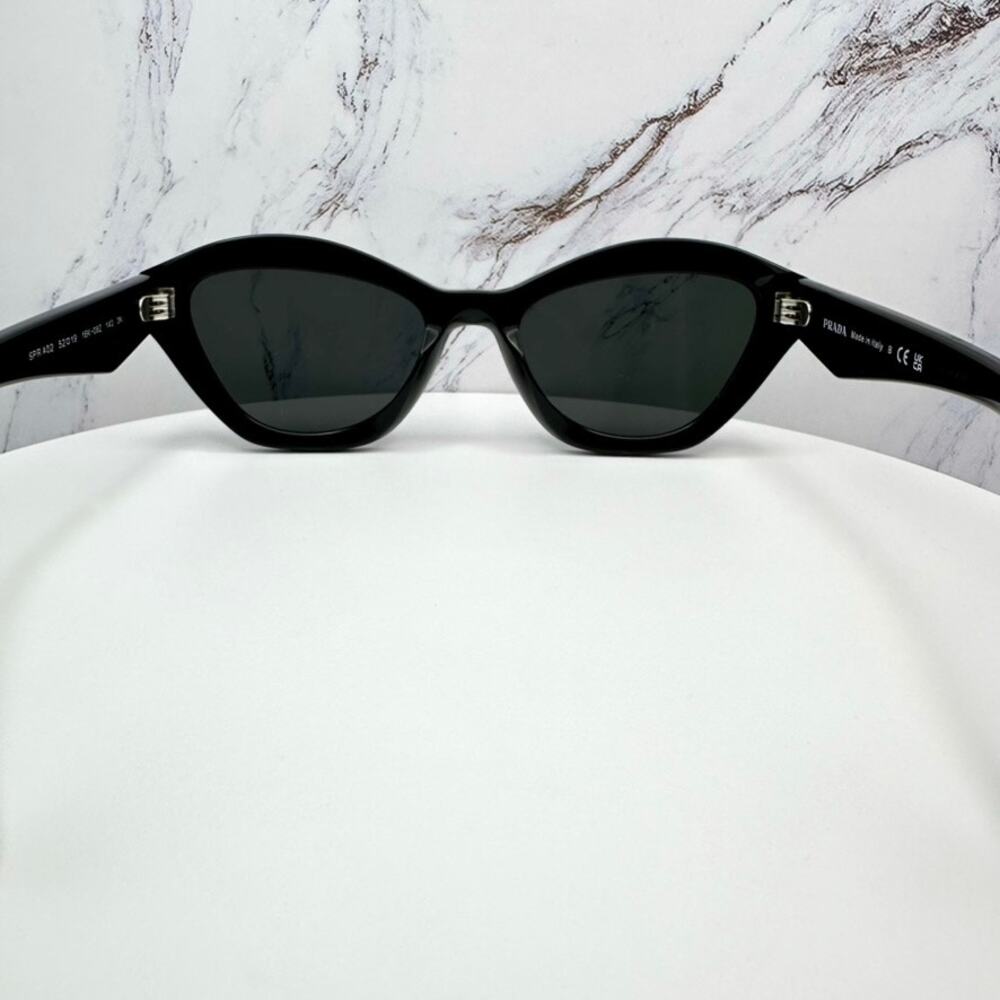 New PRADA Sunglasses Black Butterfly Cat Eye Logo Symbole Logo New - Picture 15 of 16